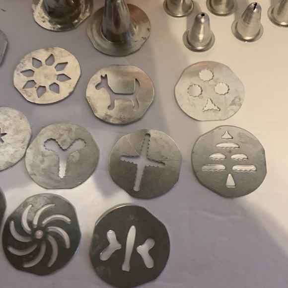 MIRRO, Vintage cookie press AND cookie/ cake decorator. SUPER CLEAN 🍪💖🍪💖 - Picture 5 of 8